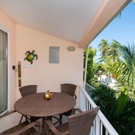 Beach Living At Island Pine Villas Blaw 조지 타운 외부 사진