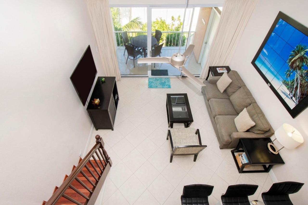 Beach Living At Island Pine Villas Blaw 조지 타운 외부 사진