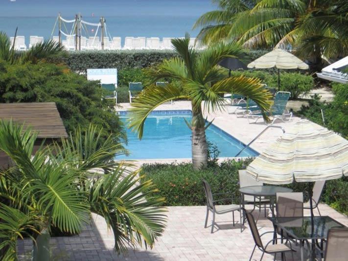 Beach Living At Island Pine Villas Blaw 조지 타운 외부 사진